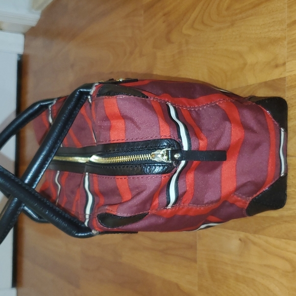 ♠️Stripped Kate Spade Bag♠️ - Picture 3 of 11